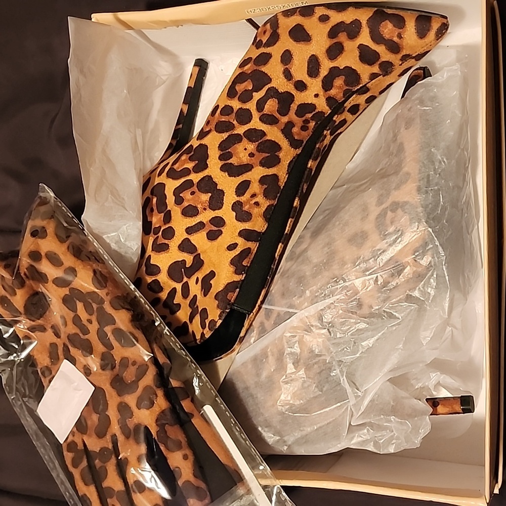 Gloves and matching booties